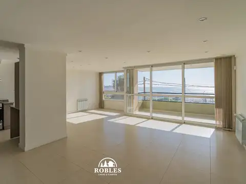 Departamento con vista al mar en Punta Mogotes.