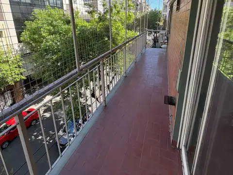 Palermo Hollywood 3 Ambientes Espectaculares! Cochera fija y Baulera. Todo Frente con balcón corrido.