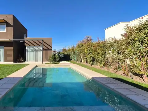 CASA EN VENTA EN LUJAN DE CUYO