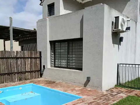 CASA EN VENTA EN PERGAMINO EN BARRIO CERRADO