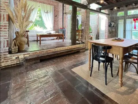 Casa de cuatro ambientes con terraza y casa de huéspedes, Araucaria y Martineta, Cariló