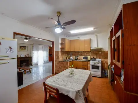 Depto Tipo Casa 6 ambientes con 2 baños