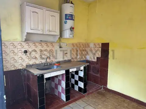 Casa 4 ambientes con 1 baño
