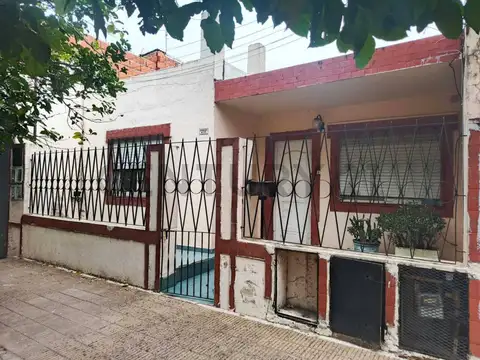 VENTA CASA MAS 2 DEPARTAMENTOS 3 AMBIENTES