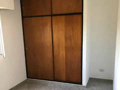 Ph - Venta - Argentina, La Matanza - Polonia 300