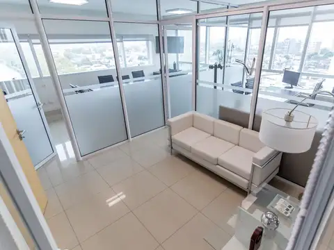 VENTA LOCAL EN ALTO BURO CON 3 COCHERAS - PUERTO NORTE - ROSARIO