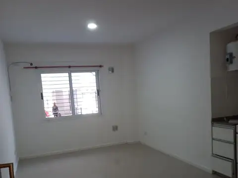 Departamento en Alquiler en Villa Luzuriaga, $ 450.000