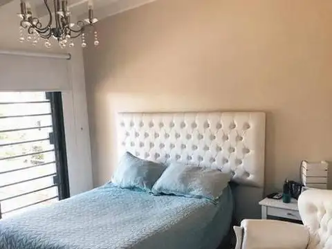 Casa 6 ambientes con 4 baños