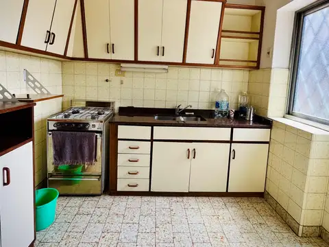 Casa 4 ambientes con 1 baño