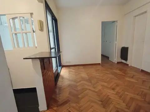 Departamento en venta con Patio 2 ambientes reciclado Belgrano Chico Planta Baja apto profesional