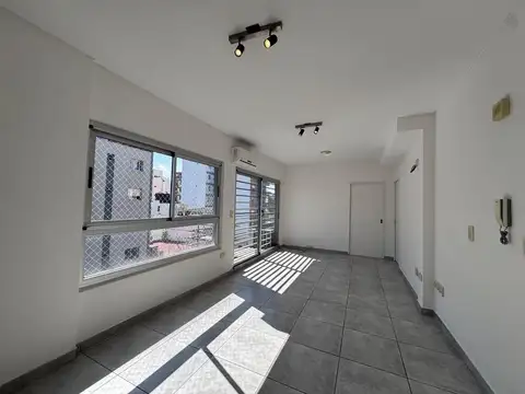 Departamento en Alquiler en Floresta, $ 690.000
