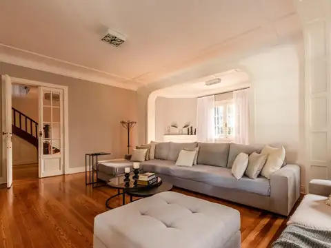 Casa 9 ambientes con 7 baños