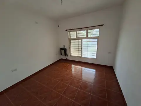 Casa en Alquiler con 1 cochera