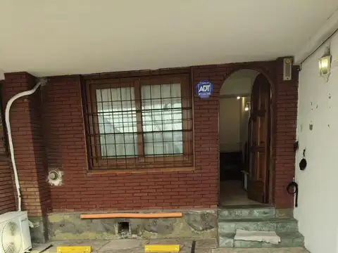 Depto Tipo Casa en Alquiler de 4 ambientes