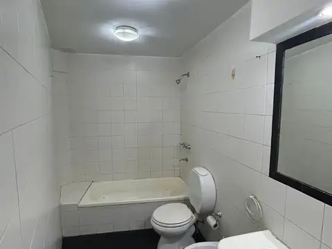 Depto Tipo Casa en Alquiler con 1 cocheras