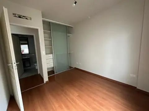 DEPARTAMENTO EN ALQUILER 2 AMBIENTES AL FRENTE CON BALCON