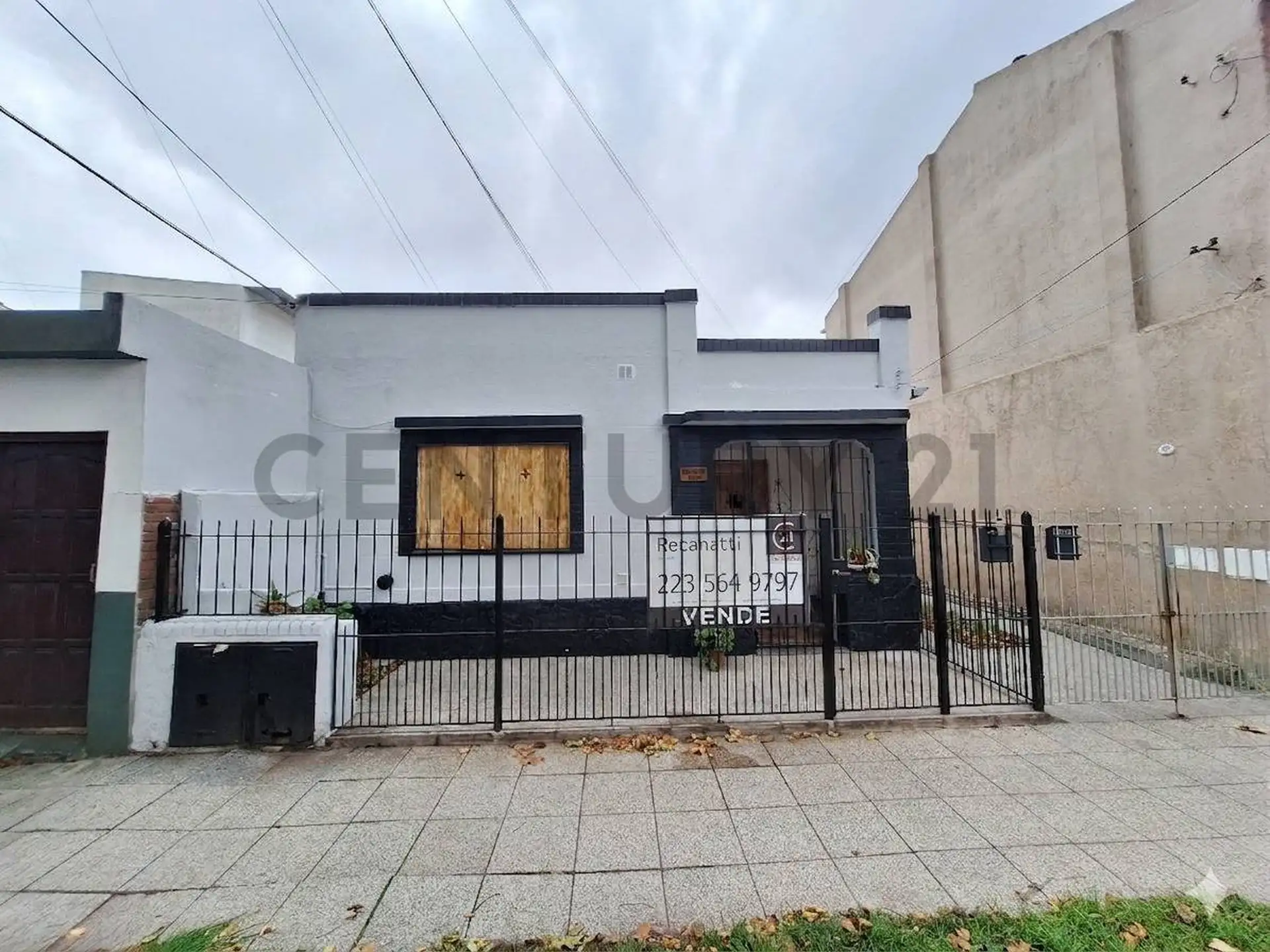 PH 3 ambientes al frente con patio zona Nueva Pompeya