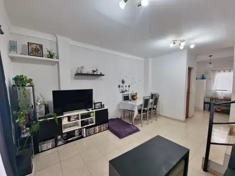 Depto Tipo Casa en Venta de 3 ambientes