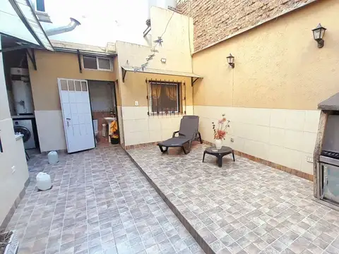 Depto Tipo Casa 4 ambientes con 2 baños