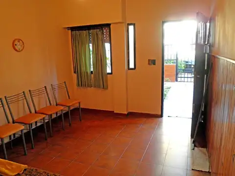Casa 3 ambientes con 2 baños