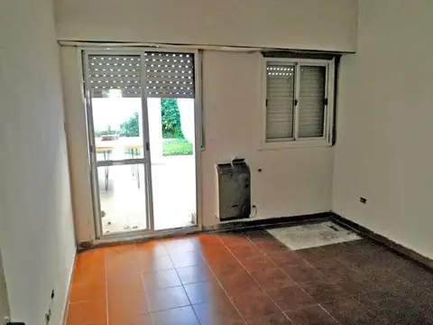 "SIN PORTERO NI VECINOS..." Solo fines comerciales