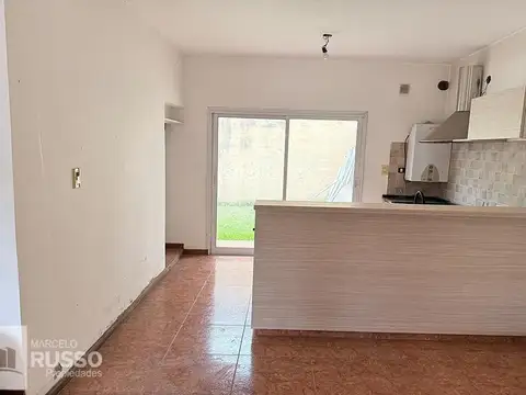 Depto Tipo Casa en Venta en Hurlingham, USD 135.000