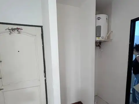 DPTO. 2 DORMITORIOS, PB - T. SARMIENTO.-