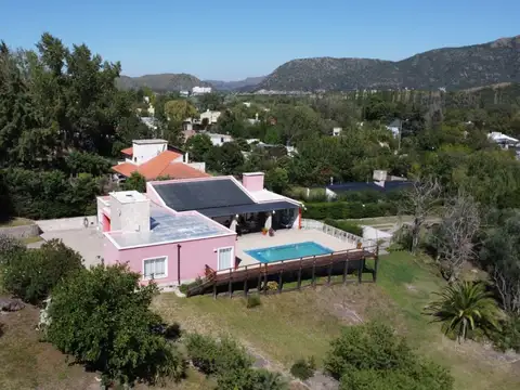 Casa en Venta con 2 cocheras