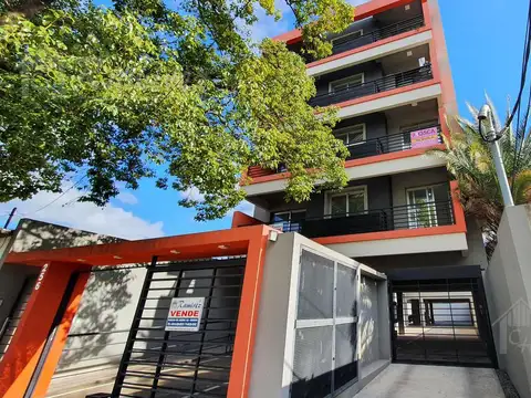 Departamento 2 amb. En Venta Cochera y Baulera  - Moreno Centro *Vendido*