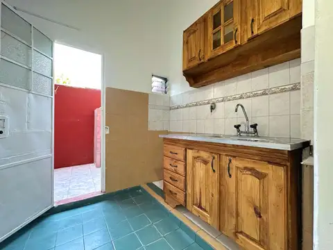 PH de 2 ambientes con patio y parrilla