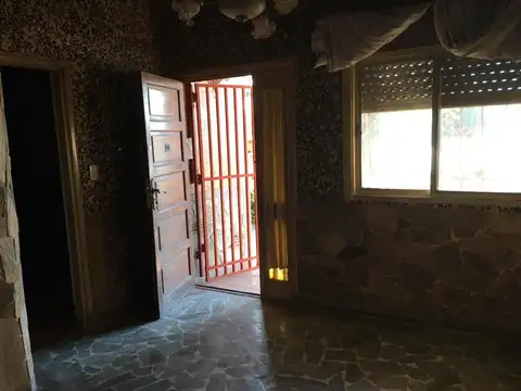 Local en Venta en Zarate, USD 230.000