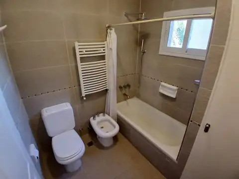 Casa 3 ambientes con 2 baños