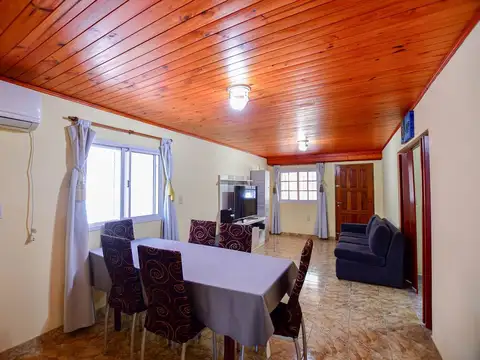 Calle 35 entre 184 bis y 185 4300