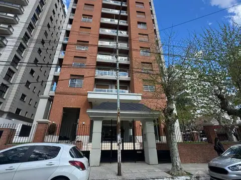 Departamento 4 ambientes con cochera en venta - Quilmes Centro