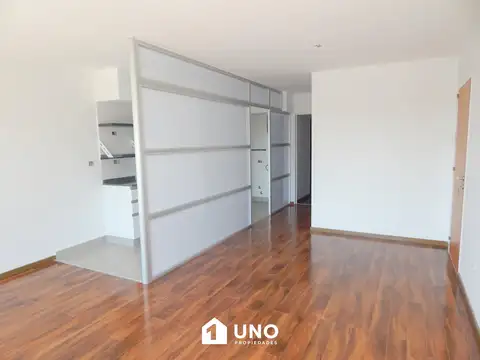 Lavalle y 9 de Julio - Ultimo Dpto de 2 Dormitorios Externo. Con cochera. 