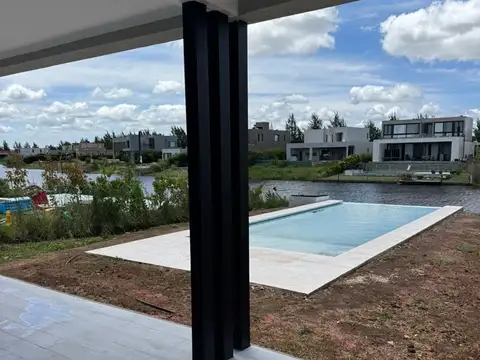 Casa en Venta en El Naudir 4 dormitorios, Escobar 100