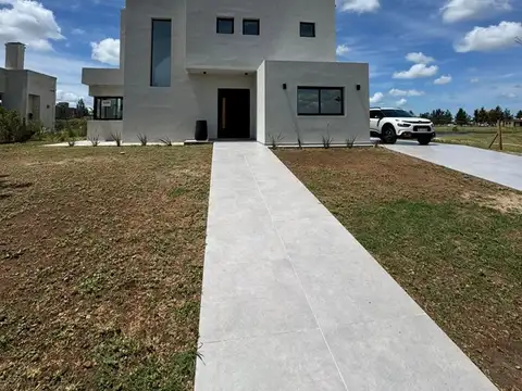 Casa  en Venta en Naudir Delta, Belen de Escobar, Escobar