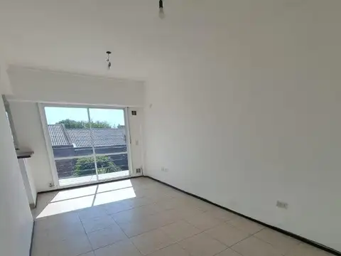 Depto Tipo Casa 2 ambientes con 1 baño