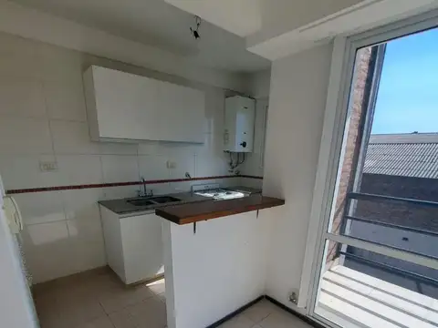 Depto Tipo Casa en Alquiler con 1 cocheras