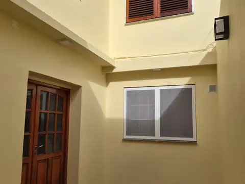 Ph 4 ambientes con patio, lavadero y terraza. excelente ubicación.