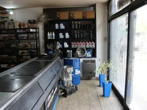 VENTA - Local de 260 m2 en Diag 74 e/ 18 y Pza. Irigoyen - La Plata