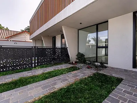 Casa 4 ambientes con 3 baños