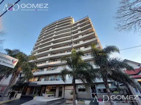 HERMOSO Y AMPLIO 2 AMB CON COCHERA CUBIERTA - EDIFICIO PALMARES 2