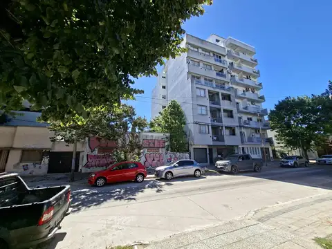 Lote para construir, casa a demoler