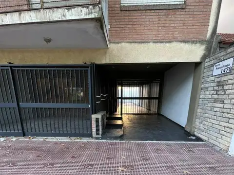 Sarmiento 1400 , Piso 1