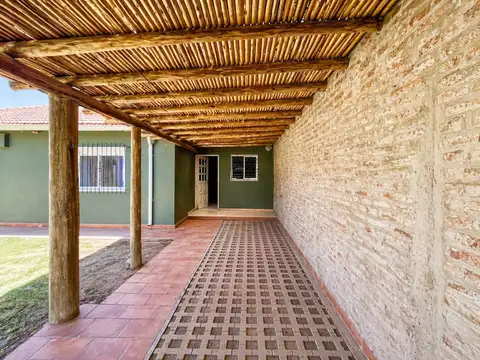 Casa 5 ambientes con 2 baños