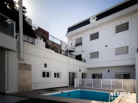 Casa en Venta con 6 cocheras