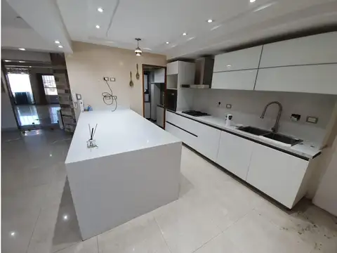 Departamento en Alquiler con 1 cocheras