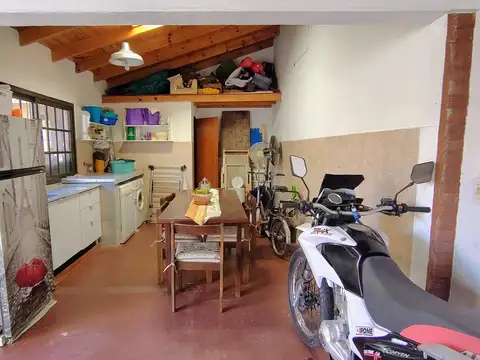 Casa en Venta con 4 cocheras