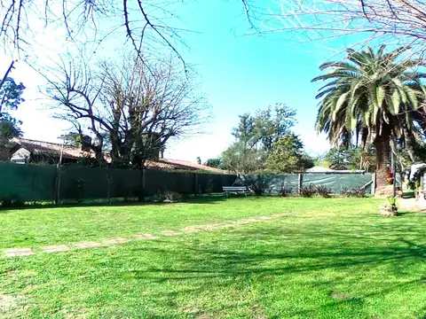 Casa en Venta con 2 cocheras